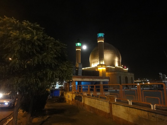 مسجد امام علی  و ماه نیمه شب